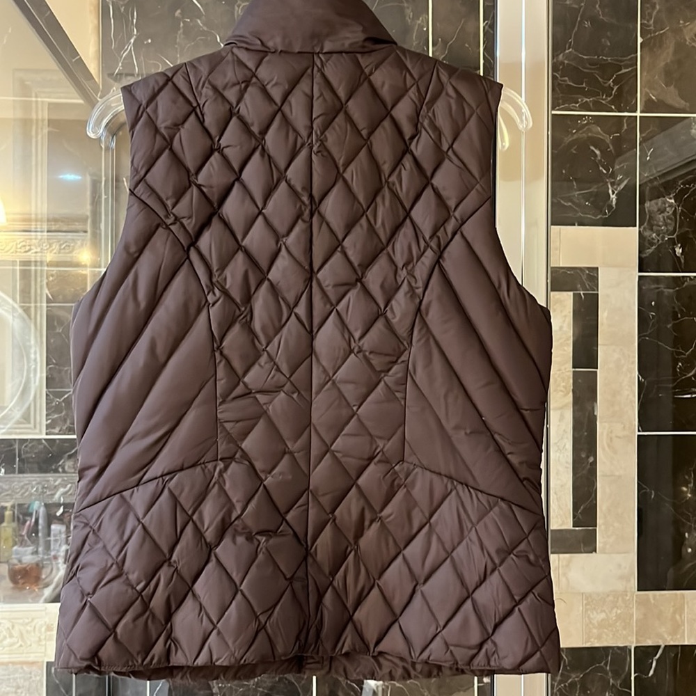 Tommy Hilfiger quilted brown vest, size M, perfect condition. - Picture 4 of 6